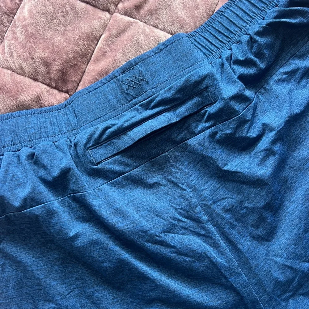 RHONE Men’s Athletic Shorts Blue Performance Shorts 6.5” lined running shorts M - Picture 4 of 6